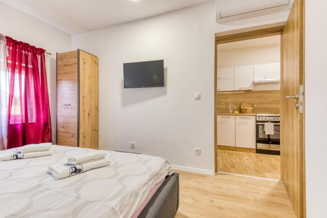 Apartmani Leptir Rakovica Extérieur photo